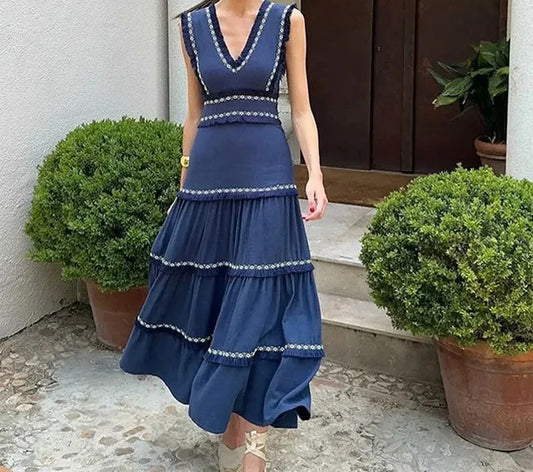 Summer New Product: Casual Women's Fashion V-neck Sleeveless Waist Collection with Tassel Decoration Dress